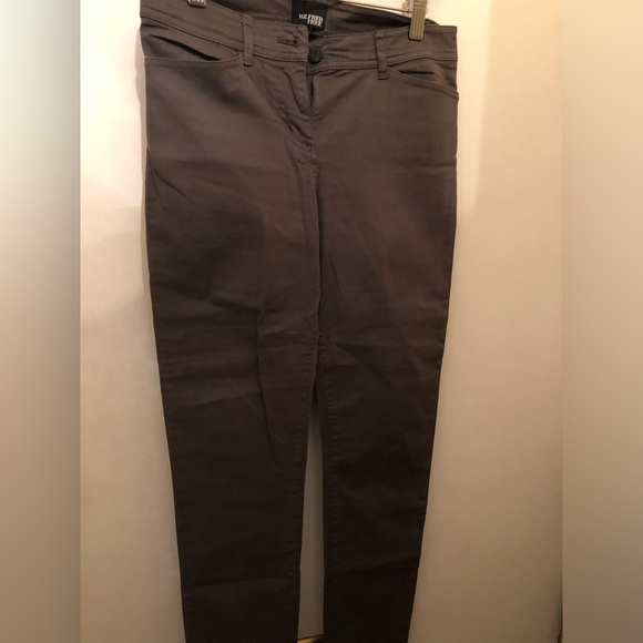 Wilfred Free grey skinny pants. Size 2. 97% cotton 2% spandex. - Picture 1 of 5